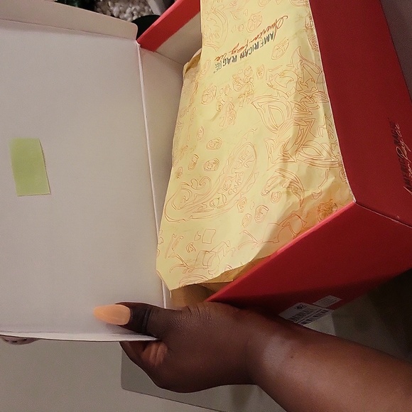 Suede low comfortable chunky heel w/ round toe - Picture 17 of 17